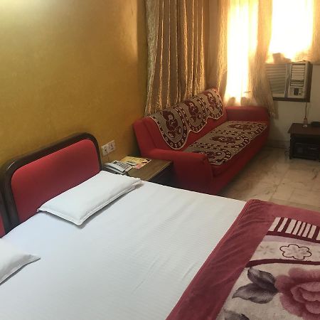 Hotel Sukant Palace Delhi  Exteriör bild