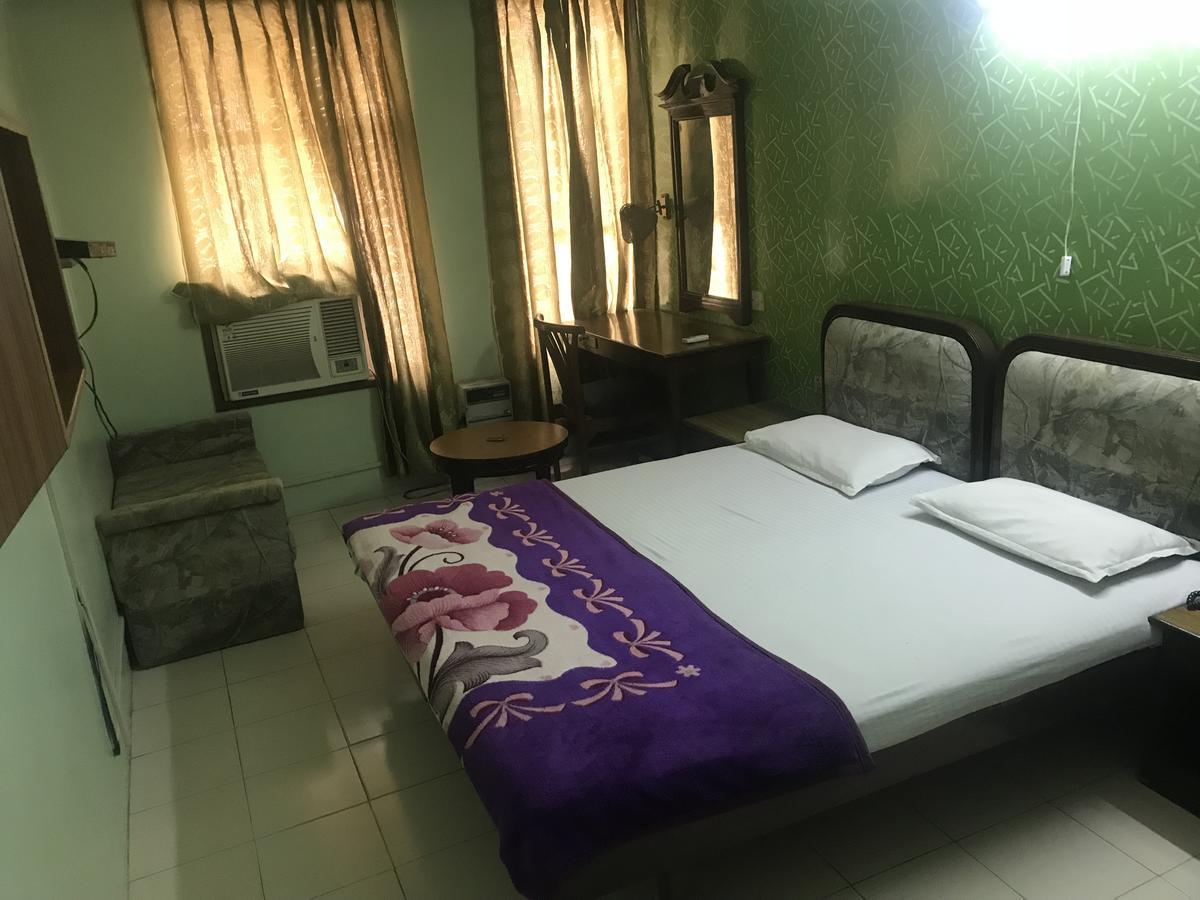 Hotel Sukant Palace Delhi  Exteriör bild