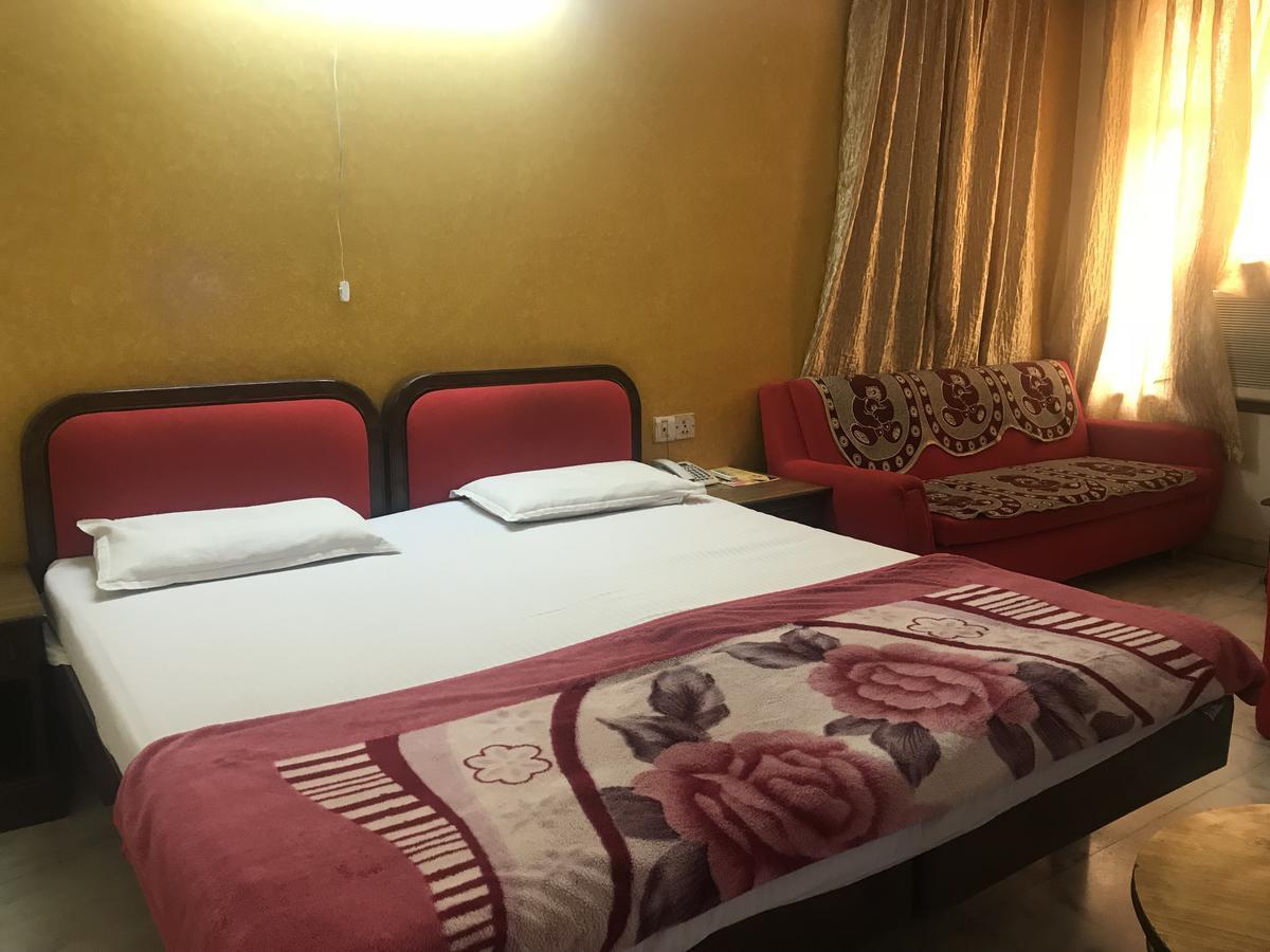 Hotel Sukant Palace Delhi  Exteriör bild